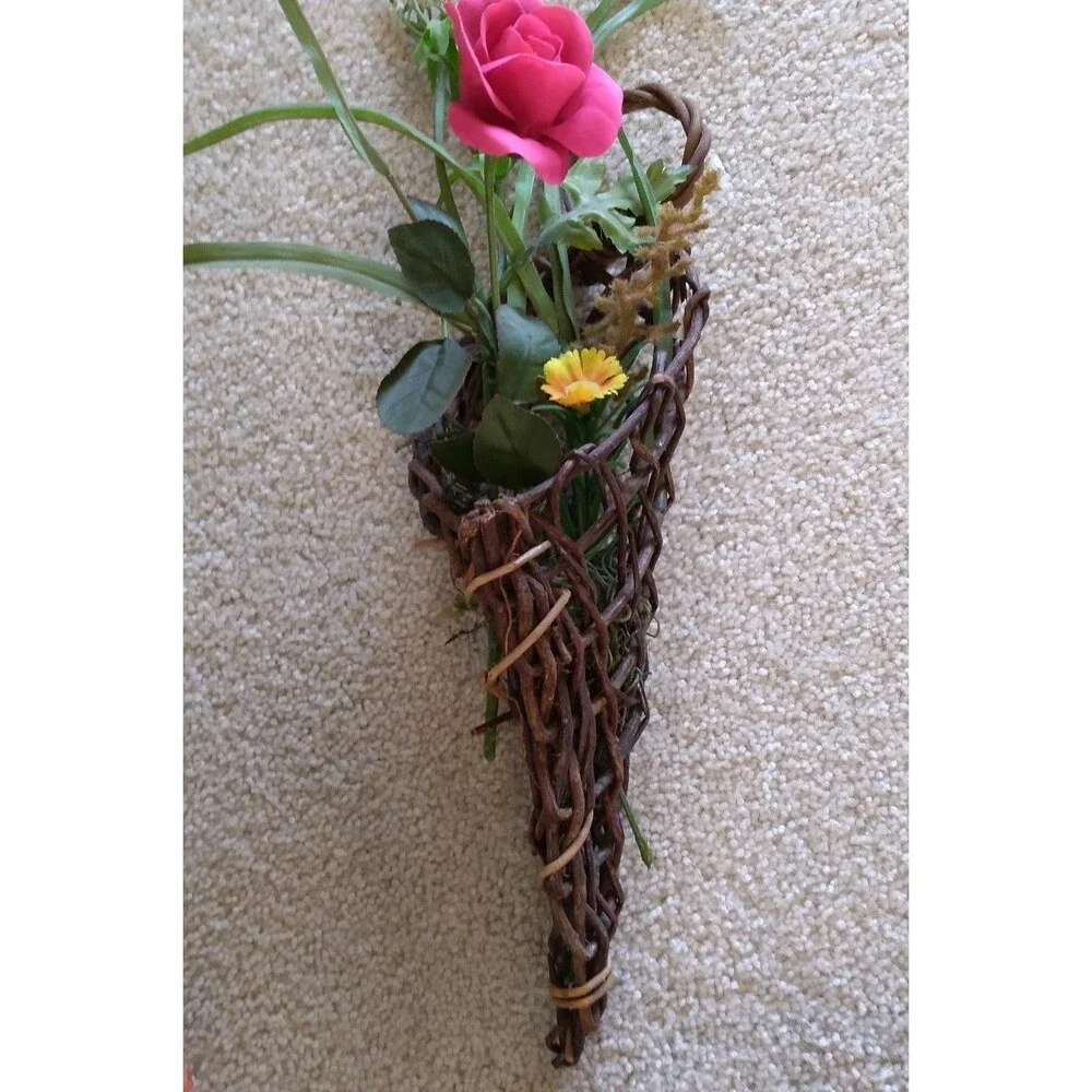 Boho-Chic Wall Decor/Wicker Vase